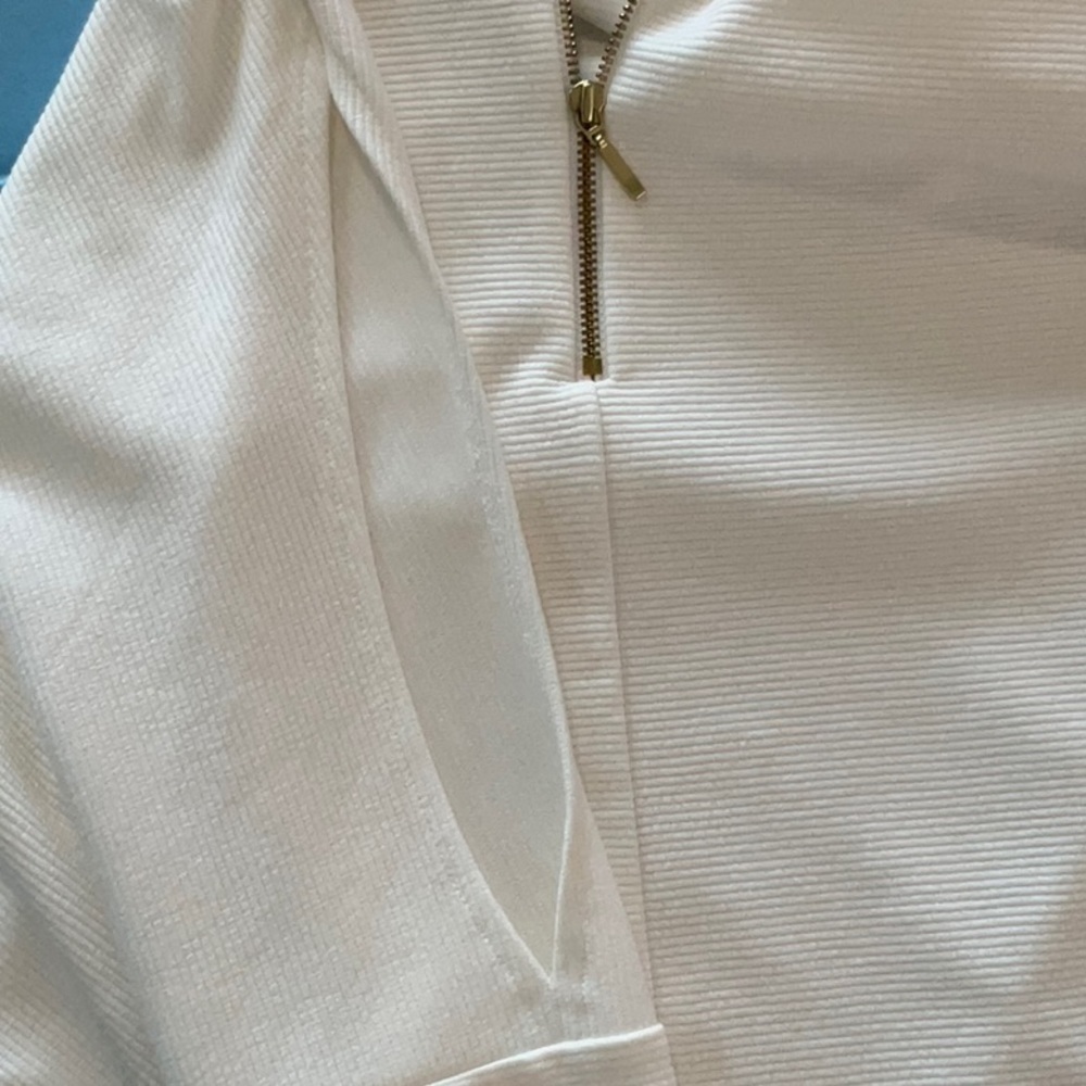 ZENERGY White Quarter Zip Tunic w/Tyra Cold Shoulder Sleeves Size 3 (Size 16) - Picture 6 of 9